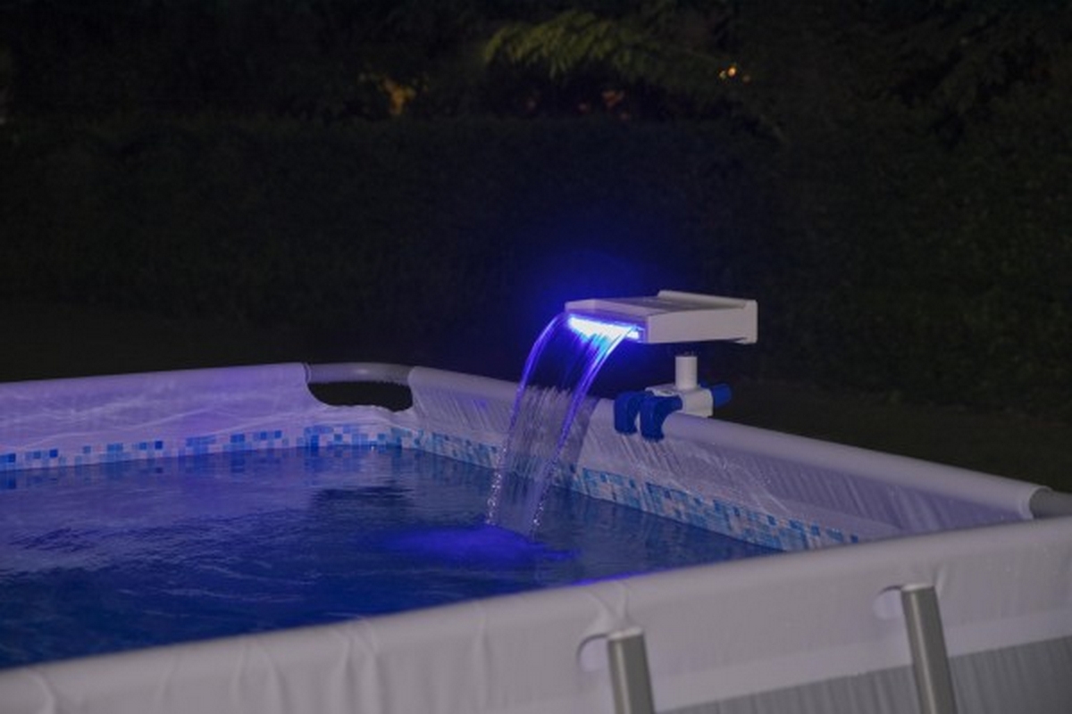 Водопад для бассейна с цветной Led подсветкой, для фильтр-насосов от 2006 до 11355 л/ч Bestway 58619 1200_800