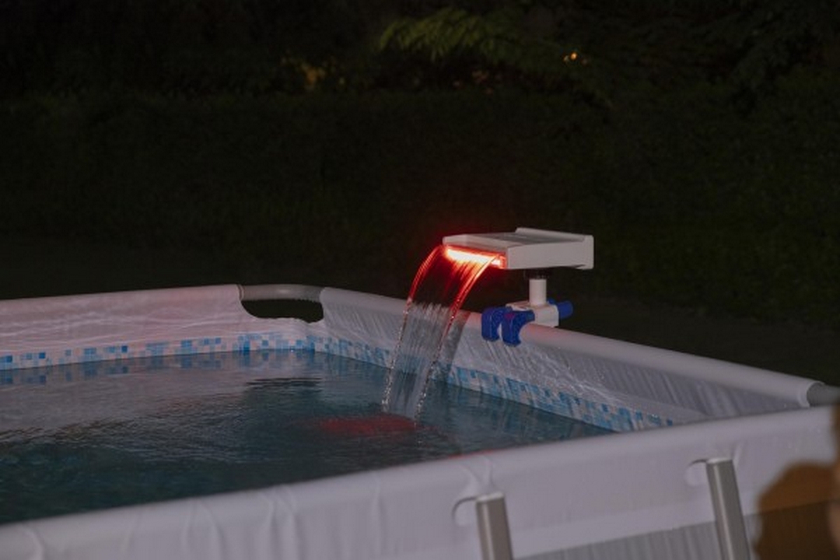 Водопад для бассейна с цветной Led подсветкой, для фильтр-насосов от 2006 до 11355 л/ч Bestway 58619 1200_800